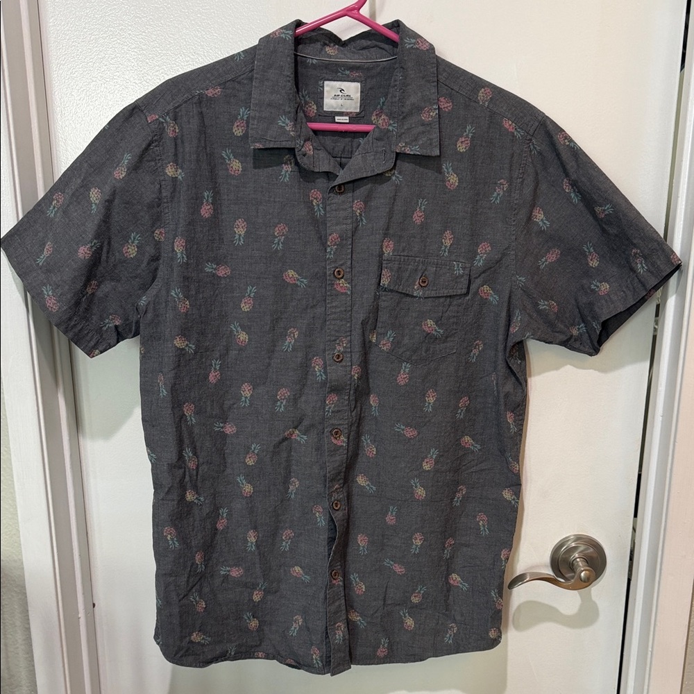 Rip Curl Men's Gray Short Sleeve Shirt with Pineapple pattern